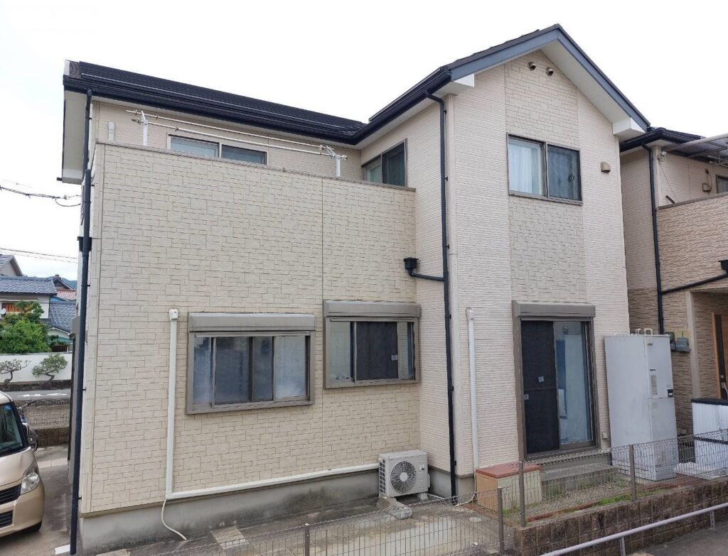 【箕面市・池田市・豊中市】箕面市W様邸 塗装工事 【外壁塗装・雨漏り・防水工事専門店】 | ブログ| 箕面市周辺【細かい見積り】外壁塗装と屋根 ...